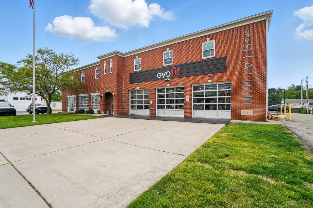 EvoFit locker room facilities